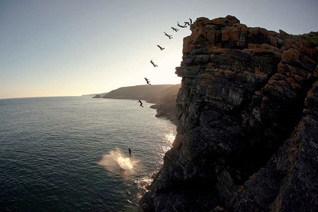 tombstoning