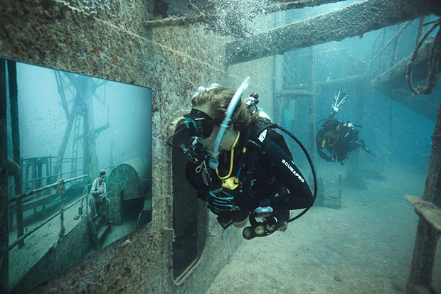 Photo Exhibition Held at a Shipwreck 93 Feet Deep in the Ocean uw2