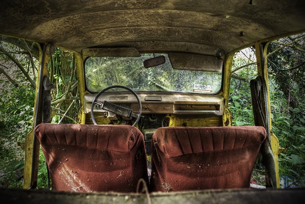 Portraits of Abandoned Cars Taken From the Back Seat backseat5 mini
