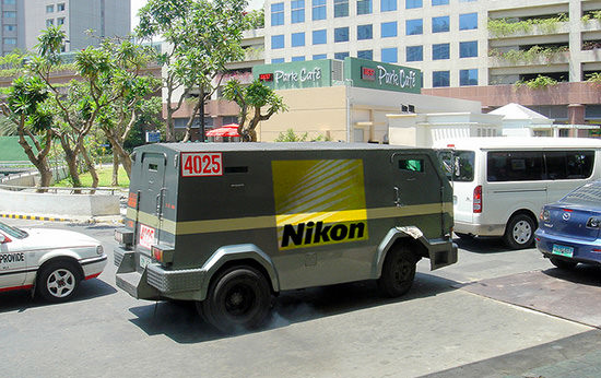 nikontruck_mini
