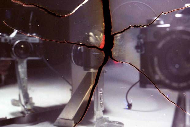 Photos Captured the Moment the Camera is Destroyed by a Bullet pippin1 mini