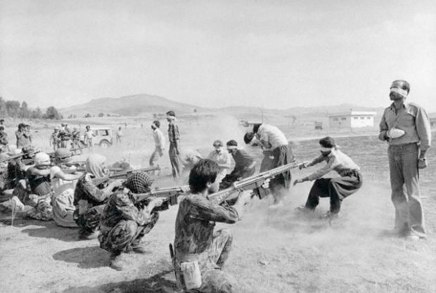 Firing_Squad_in_Iran_mini The Only Anonymous Photo to Ever Win the Pulitzer Prize Firing Squad in Iran mini