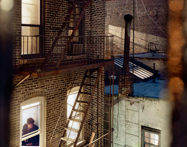 Voyeuristic Portraits of New Yorkers Seen Through Apartment Windows window4 mini