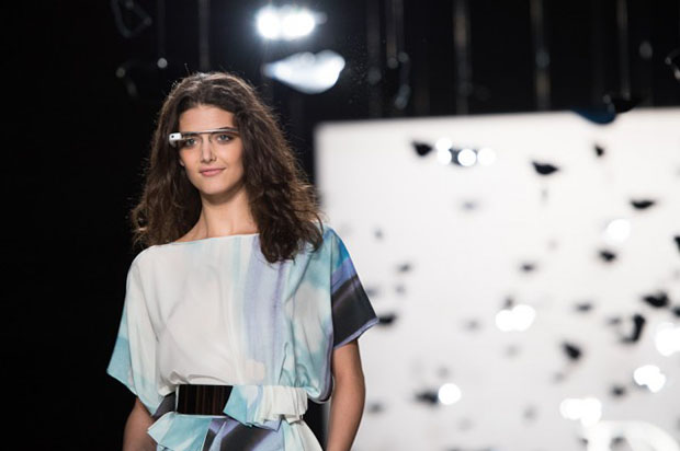 Google Glass Camera Glasses Used by Runway Models as a Fashion Accessory fashion3
