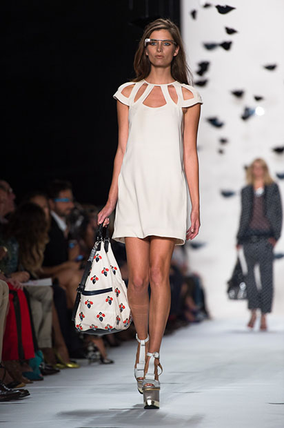 Google Glass Camera Glasses Used by Runway Models as a Fashion Accessory fashion5