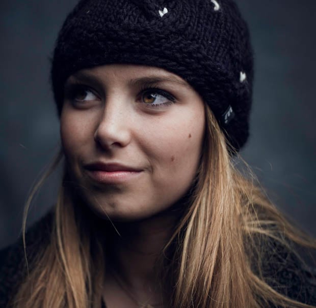 Shooting Studio Portraits of Strangers on the Street As If They Were Famous philippe 5