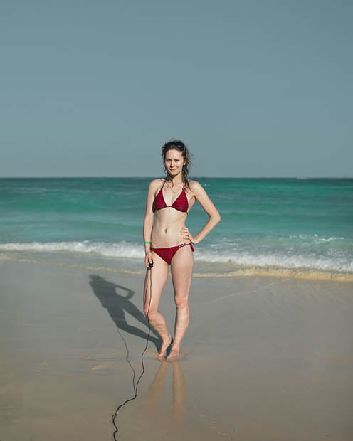 Photos of Strangers on a Beach, Captured by the Subjects Themselves strangerself 4