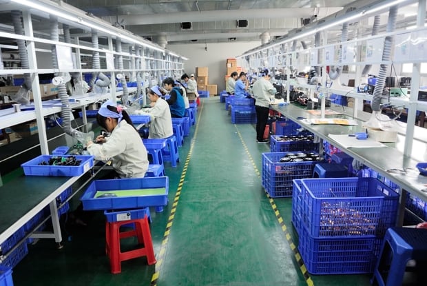 Behind the Scenes at the Second Largest Studio Lighting Factory in China DSC 1443