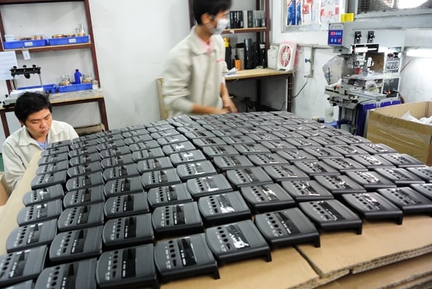 Behind the Scenes at the Second Largest Studio Lighting Factory in China DSC 1456