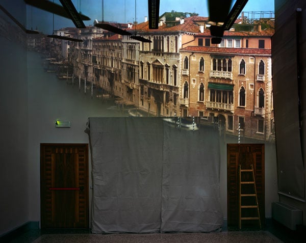 Photographer Turns Rooms Around the World into Camera Obscuras cameraobscura 7
