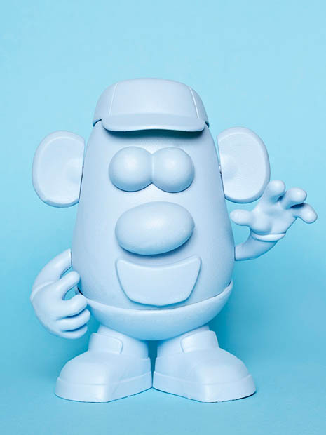 Photographs of Childrens Games Turned Into Single Color Sculptures gameover 2