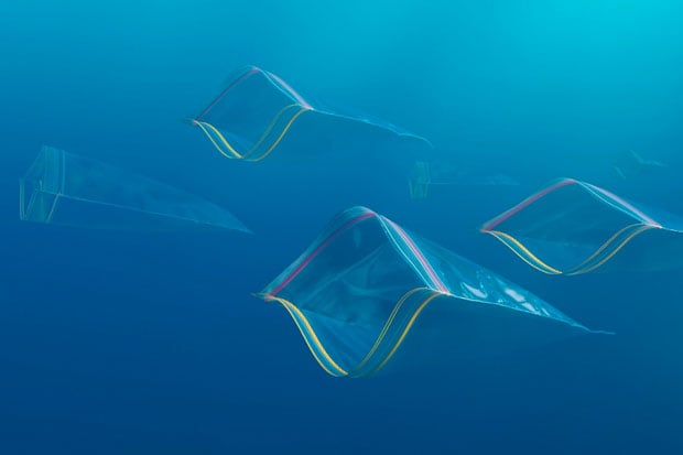 garbageocean.jpg-5 Everyday Objects Photographed to Look Like Sea Creatures garbageocean.jpg 5