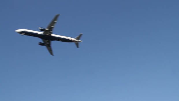 planepiece 2 Five Hours of Airplane Landings Captured in Thirty Seconds
