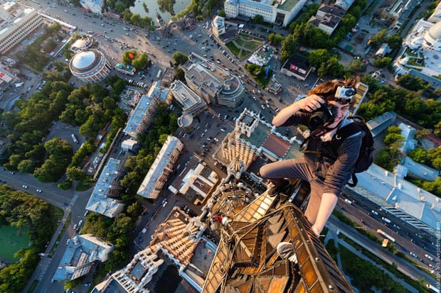 Vertigo Inducing Portraits by Skywalking Photographers in Russia skywalking 1