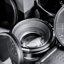 HTC DSLR Lens Teaser Has Some Hoping for Canon Lens Add-Ons
