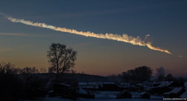 Major Meteorite Strike in Russia Captured by Many Cameras, Mostly Dashcams meteortrail