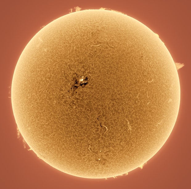 Photographer Captures Detailed Photos of the Sun From His Backyard Photographer Captures Detailed Photos of the Sun From His Backyard sunphotos 4
