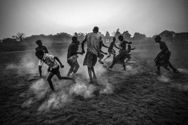 World Press Photo Winner Had to Sell His Camera Last Year to Survive soccerrodriguez